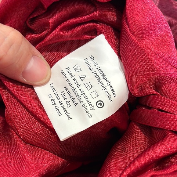 Woman’s Red Sequin Gown Size 10/12 - Picture 2 of 6